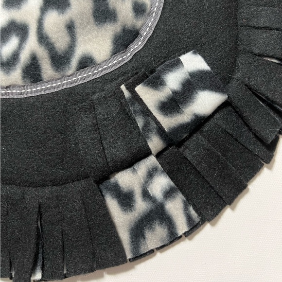 Designer Handmade Fleece Jacket with Collar. - Picture 5 of 9